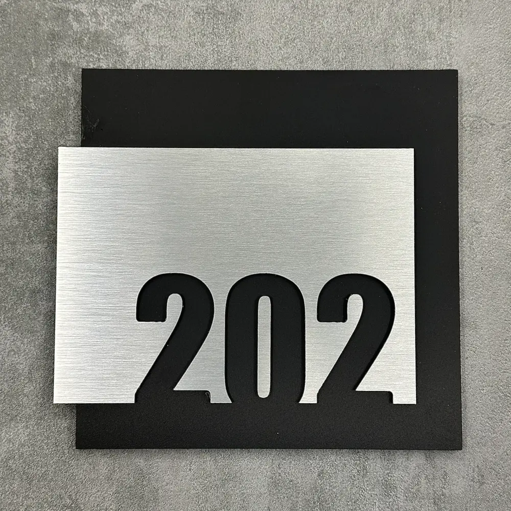 Фото 2 Цифры на дверь квартиры Бестмедиа самоклеящиеся №202 15x12 см царапанное серебро Фото 2 Цифры на дверь квартиры Бестмедиа самоклеящиеся №202 15x12 см царапанное серебро