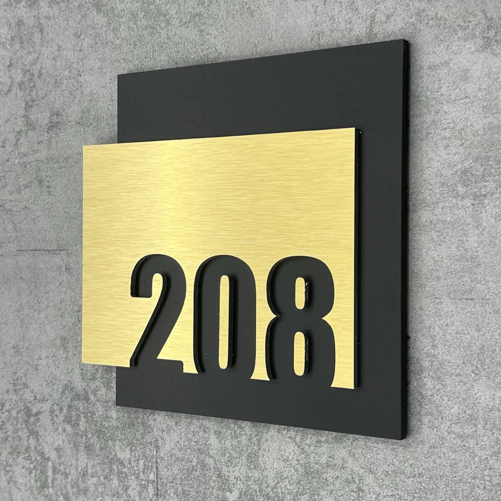 Фото Цифры на дверь квартиры Бестмедиа самоклеящиеся №208 15x12 см царапанное золото