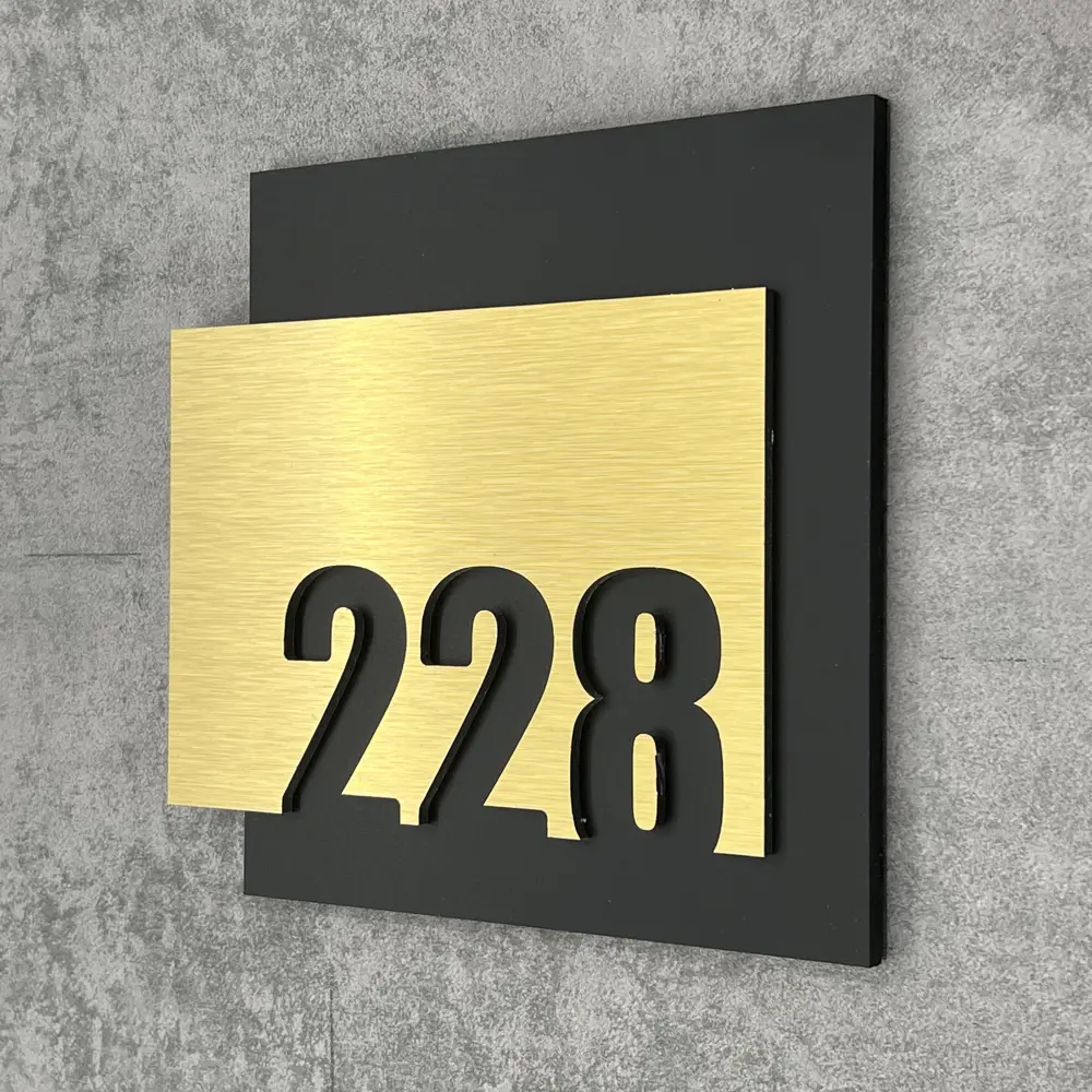 Фото Цифры на дверь квартиры Бестмедиа самоклеящиеся №228 15x12 см царапанное золото