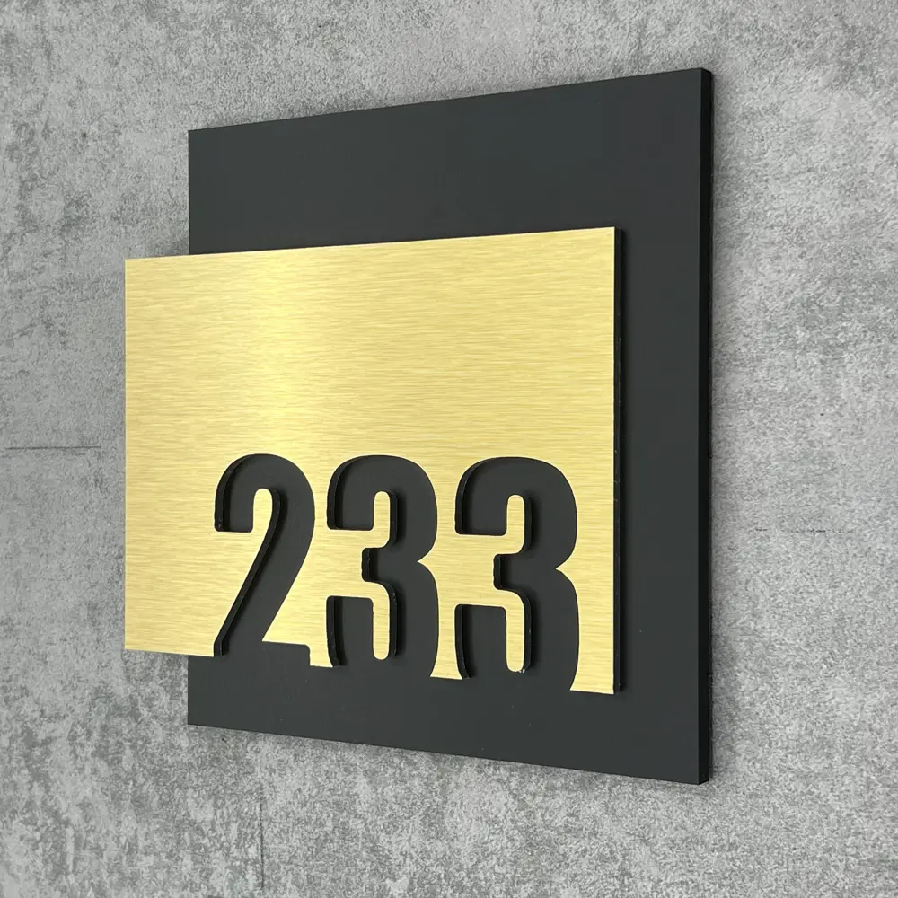 Фото Цифры на дверь квартиры Бестмедиа самоклеящиеся №233 15x12 см царапанное золото