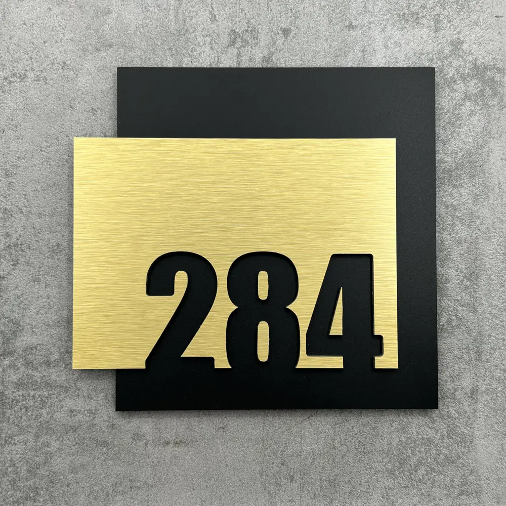 Фото 2 Цифры на дверь квартиры Бестмедиа самоклеящиеся №284 15x12 см царапанное золото