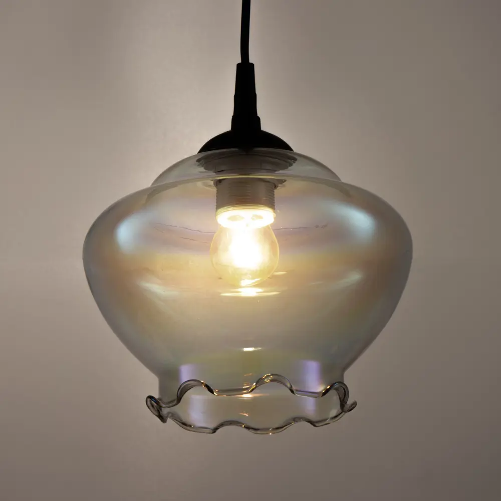 Фото 3 Светильник подвесной BAYERLUX Натали нап. Перламутровый 1 лампа 2 м² цвет черный Фото 3 Светильник подвесной BAYERLUX Натали нап. Перламутровый 1 лампа 2 м² цвет черный