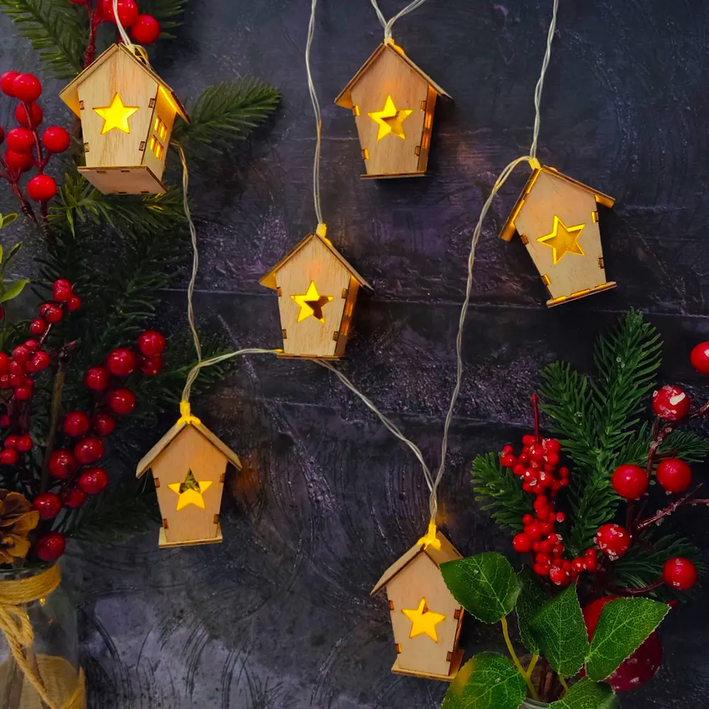 Фото 10 Электрогирлянда Деревянный домик 1 м теплый белый свет