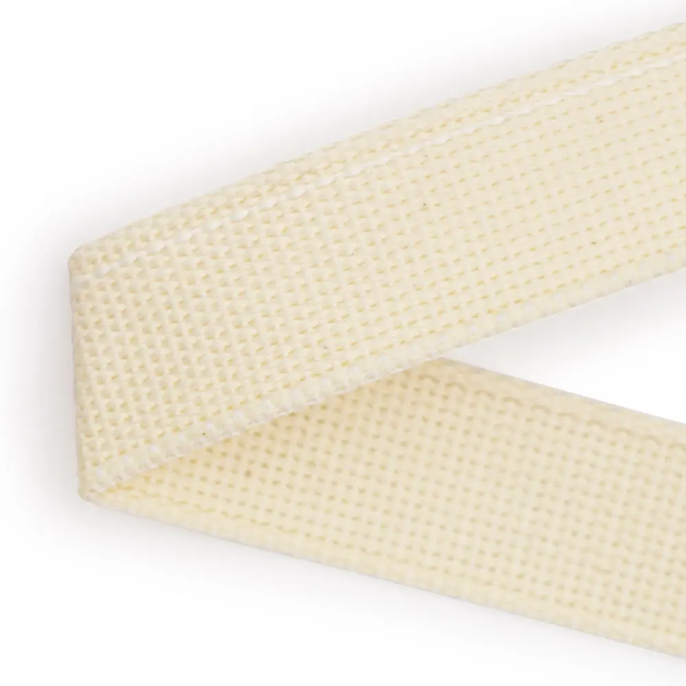 Фото Стропа лента ременная универсальная окантовочная 30 мм x 25 м белый цвет Фото Стропа лента ременная универсальная окантовочная 30 мм x 25 м белый цвет