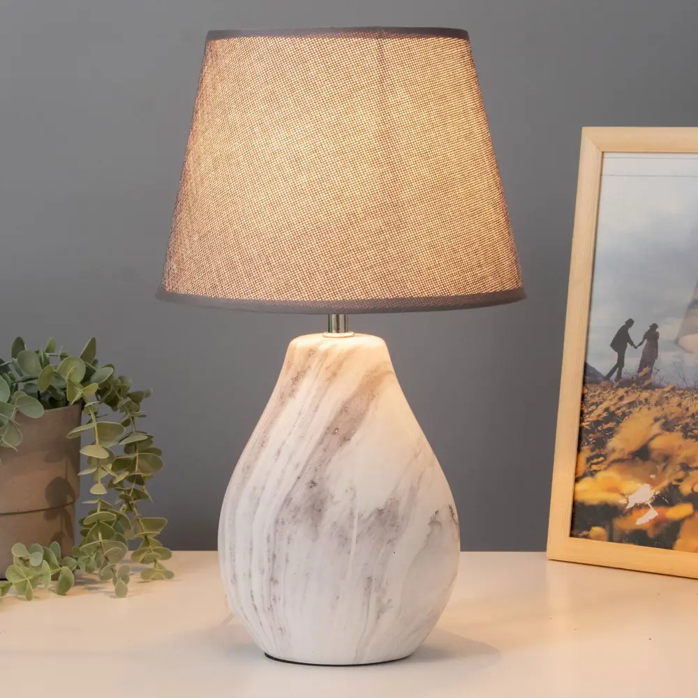 Фото 2 Настольная лампа RISALUX LN639 цвет серый серебристый Фото 2 Настольная лампа RISALUX LN639 цвет серый серебристый