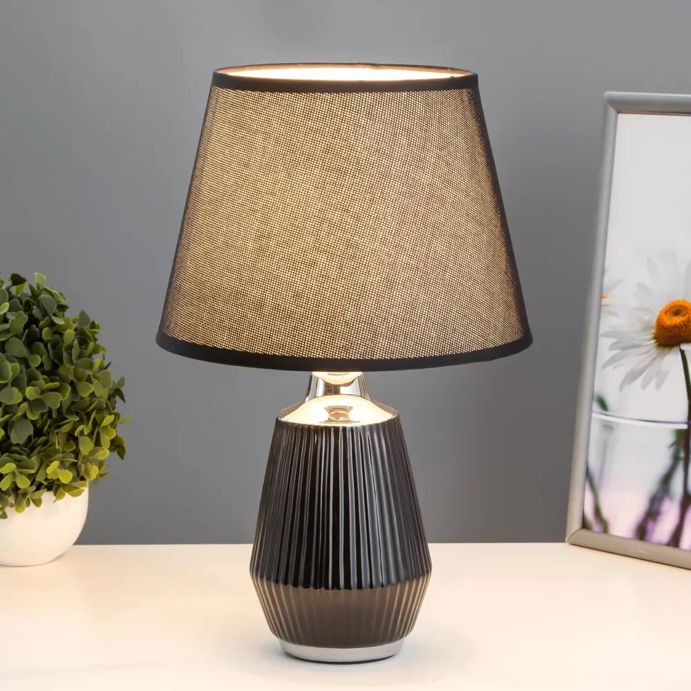 Фото 2 Настольная лампа RISALUX LN600 цвет черный Фото 2 Настольная лампа RISALUX LN600 цвет черный