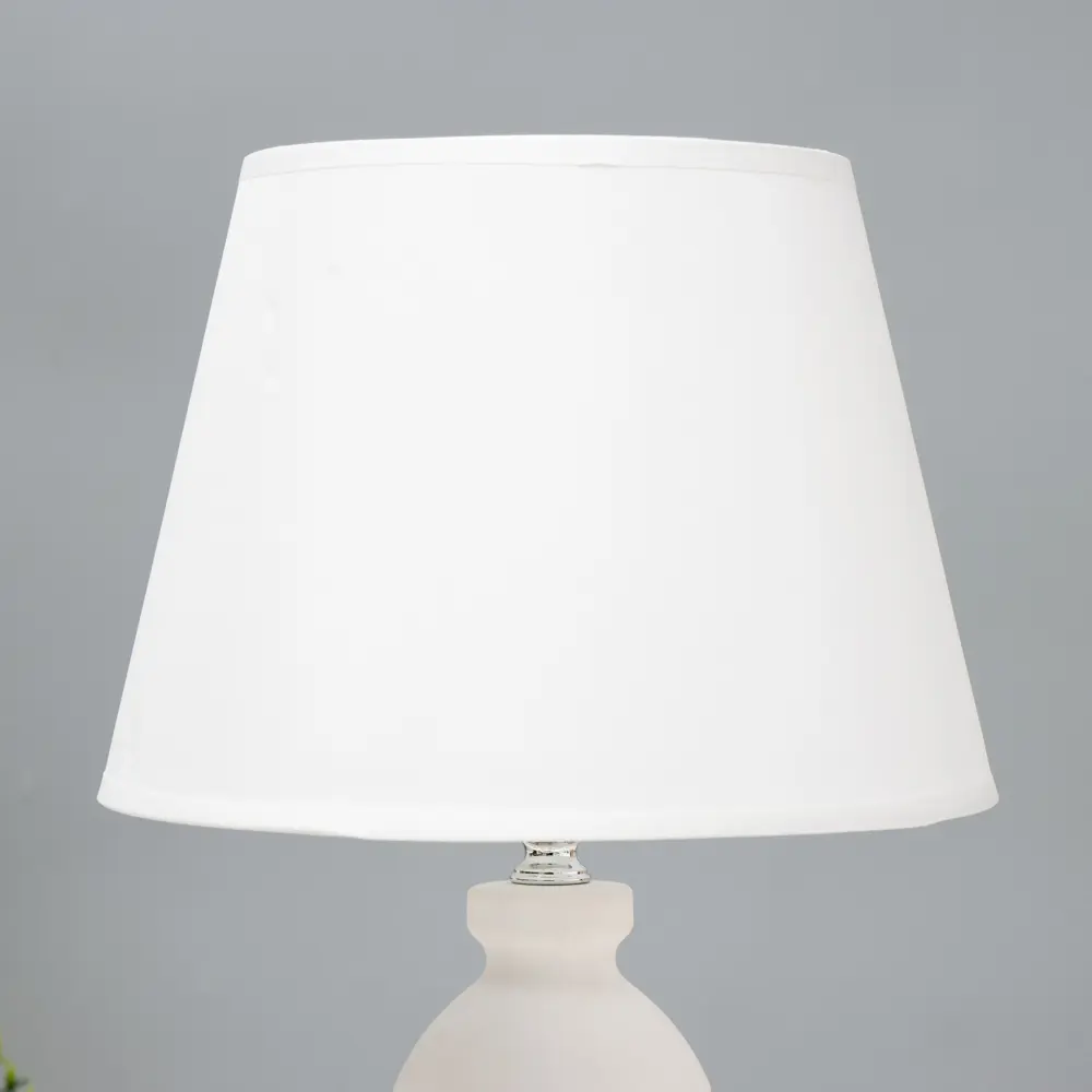 Фото 6 Настольная лампа RISALUX F761TT-928 цвет белый Фото 6 Настольная лампа RISALUX F761TT-928 цвет белый