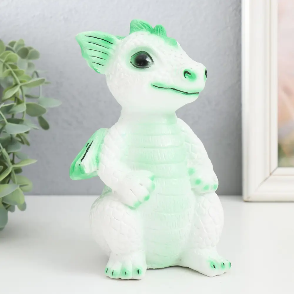 Фото Копилка "Дракончик" 18x10x10 см бело-зелёный