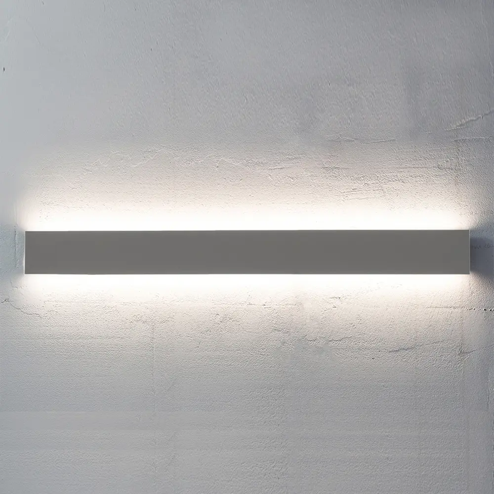 Фото 3 Настенный светильник светодиодный M-101201 Newlamp Freccia с пультом управления регулируемый белый свет цвет серебристый Фото 3 Настенный светильник светодиодный M-101201 Newlamp Freccia с пультом управления регулируемый белый свет цвет серебристый