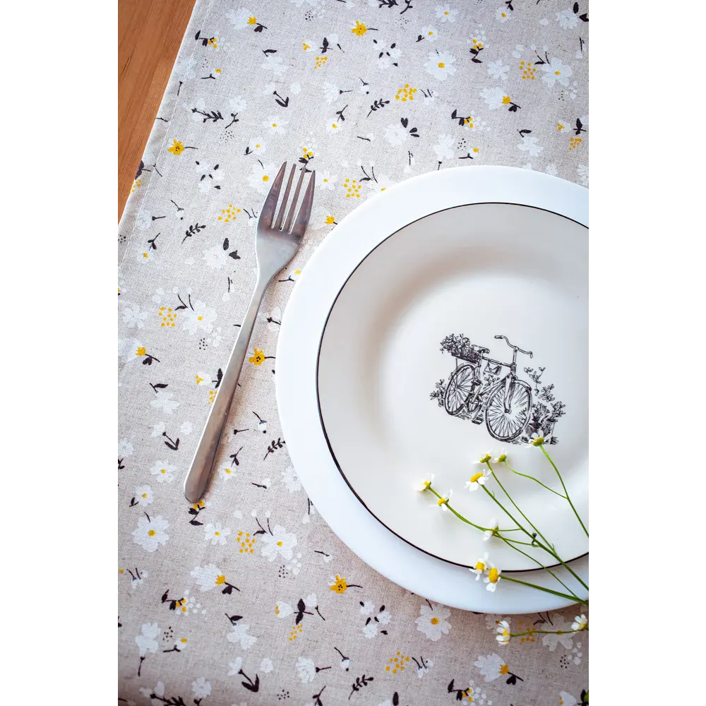 Фото 3 Скатерть на стол Colorprint Daisy прямоугольная 45x175 см цвет бежевый/белый/желтый/черный Фото 3 Скатерть на стол Colorprint Daisy прямоугольная 45x175 см цвет бежевый/белый/желтый/черный