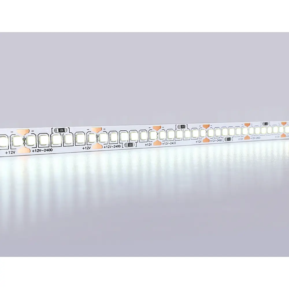 Фото 3 Светодиодная лента Ambrella light Gs1403 240 диод 3.4 Вт/м 12 В 15 мм IP20 5 м холодный белый (голубой) свет Фото 3 Светодиодная лента Ambrella light Gs1403 240 диод 3.4 Вт/м 12 В 15 мм IP20 5 м холодный белый (голубой) свет