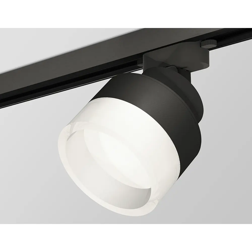 Фото 2 Трековый светильник спот под лампу Ambrella light Xt8102020 15 Вт 2 м² цвет черный Фото 2 Трековый светильник спот под лампу Ambrella light Xt8102020 15 Вт 2 м² цвет черный