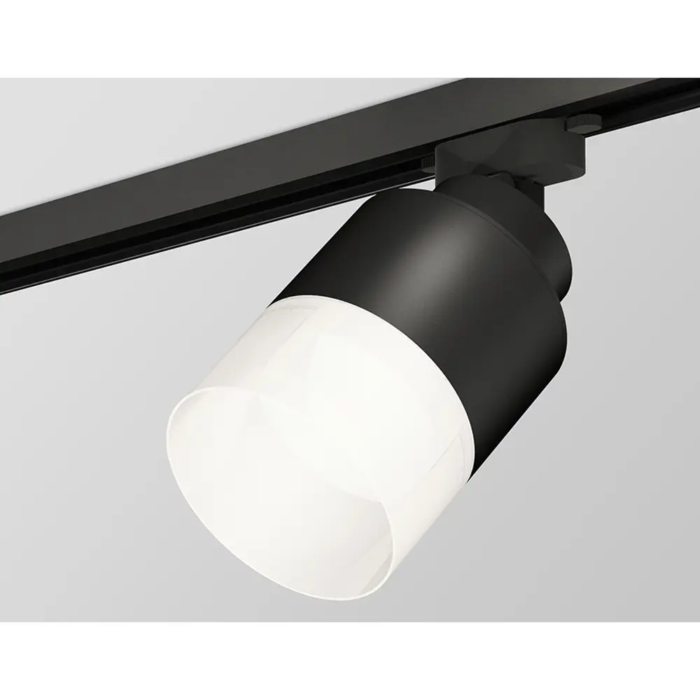 Фото 2 Трековый светильник спот под лампу Ambrella light Xt8111002 15 Вт 2 м² цвет черный Фото 2 Трековый светильник спот под лампу Ambrella light Xt8111002 15 Вт 2 м² цвет черный
