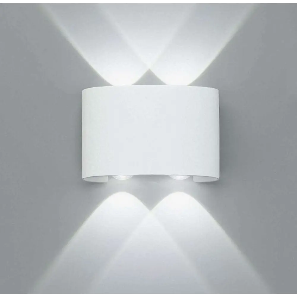 Фото Настенный светильник светодиодный влагозащищенный Flylight 4cw холодный белый (голубой) свет цвет белый Фото Настенный светильник светодиодный влагозащищенный Flylight 4cw холодный белый (голубой) свет цвет белый