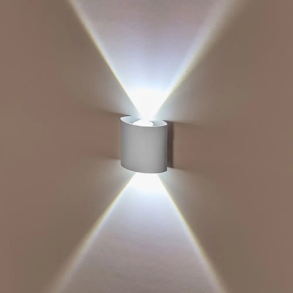 Фото Настенный светильник светодиодный влагозащищенный Flylight 2cw холодный белый (голубой) свет цвет белый