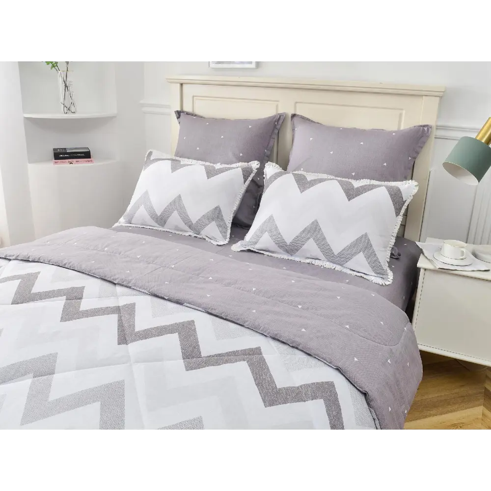 Фото 2 Комплект постельного белья Sofi de marko Бернадетт 1.5-спальный сатин бело-серо-темно-серый Фото 2 Комплект постельного белья Sofi de marko Бернадетт 1.5-спальный сатин бело-серо-темно-серый