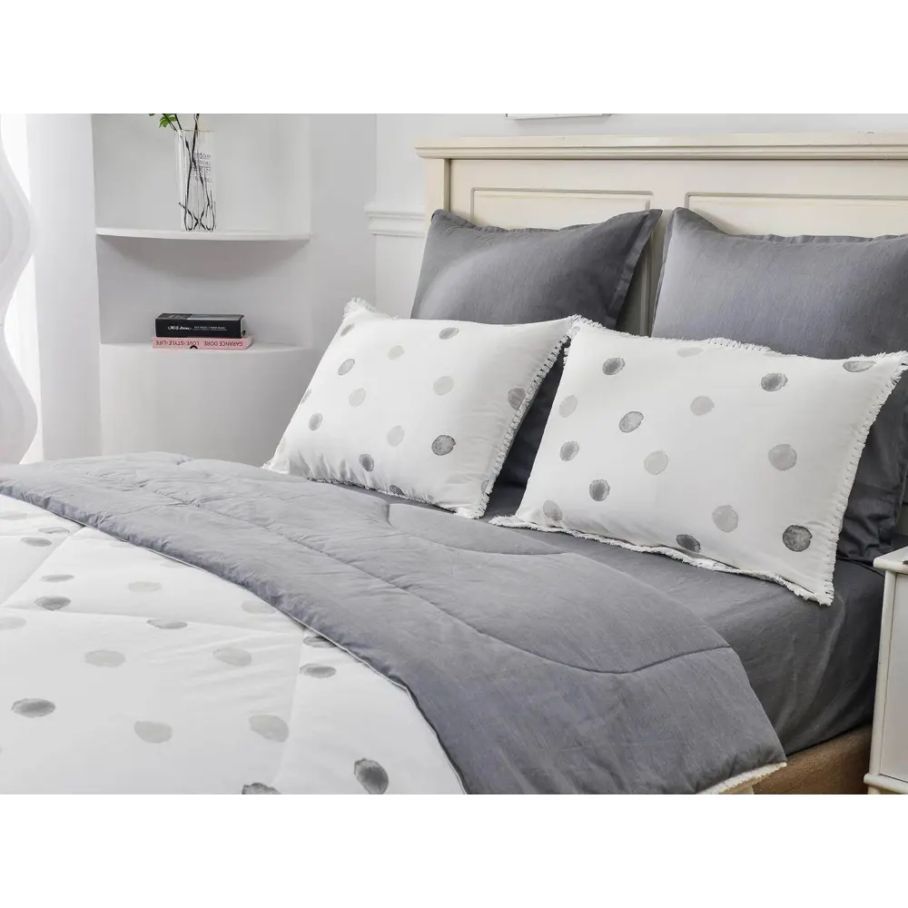 Фото 4 Комплект постельного белья Sofi de marko Бернадетт 1.5-спальный сатин бело-серый Фото 4 Комплект постельного белья Sofi de marko Бернадетт 1.5-спальный сатин бело-серый