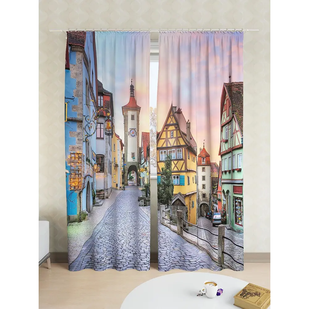 Фото 2 Комплект штор на шторной ленте AT Home Немецкий городок 150x260 см цвет немецкий городок