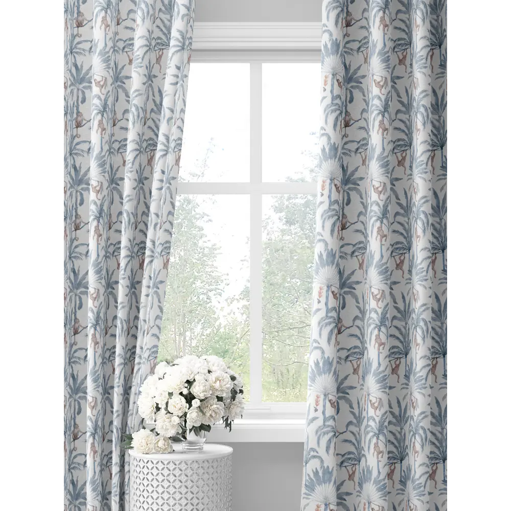 Фото Комплект штор на шторной ленте Decoracion Обезьянки на пальмах 145x275 см цвет белый синий Фото Комплект штор на шторной ленте Decoracion Обезьянки на пальмах 145x275 см цвет белый синий