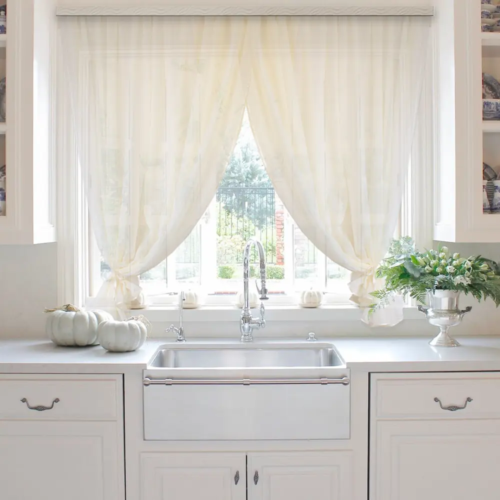 Фото 2 Комплект штор на шторной ленте Witerra для кухни Дуэт 500x180 см цвет шампань Фото 2 Комплект штор на шторной ленте Witerra для кухни Дуэт 500x180 см цвет шампань