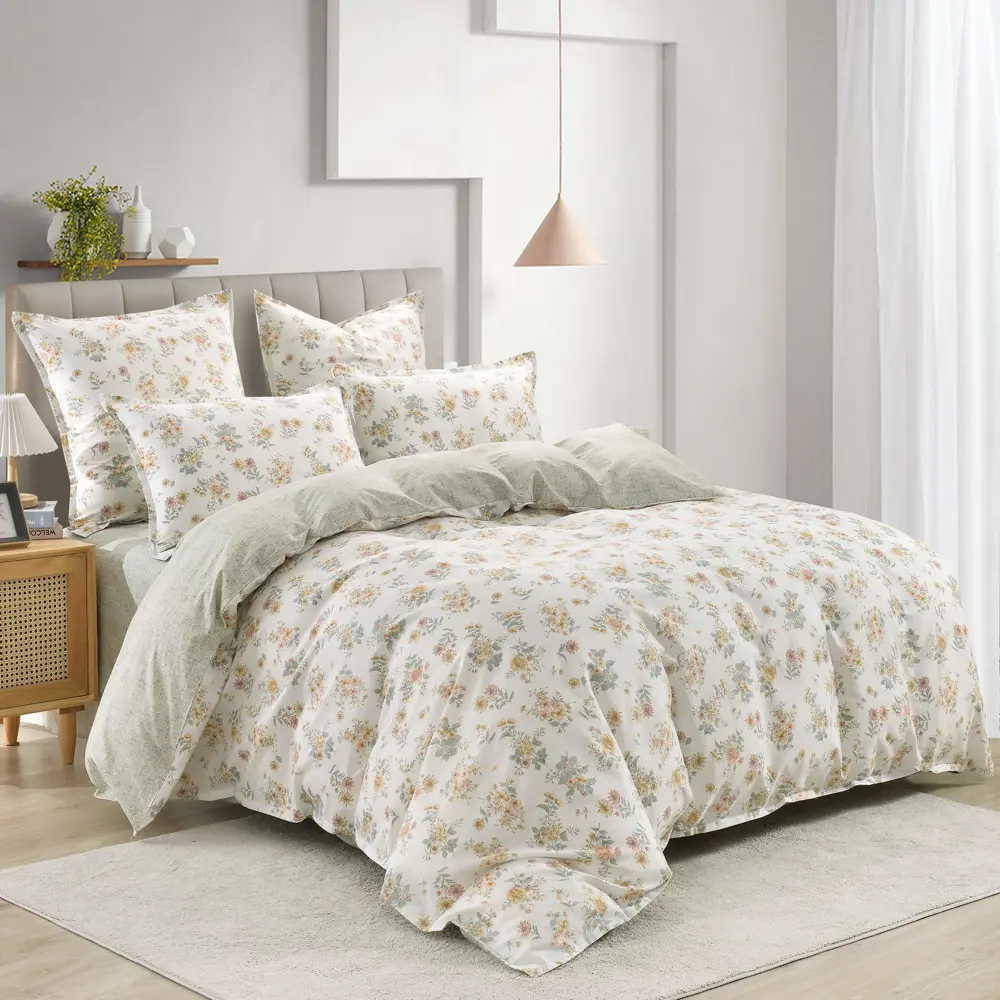 Фото 2 Комплект постельного белья Sofi de marko Дебора сатин семейный наволочки 4 шт 70 x 70 и 50 x 70 цвет бежевый Фото 2 Комплект постельного белья Sofi de marko Дебора сатин семейный наволочки 4 шт 70 x 70 и 50 x 70 цвет бежевый