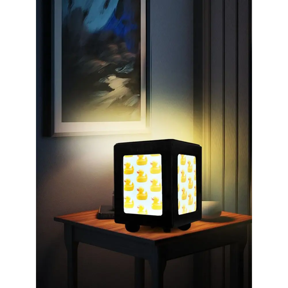 Фото 5 Настольная лампа Бруталити Arthur print Chernastol-ann-040523-077 цвет черный Фото 5 Настольная лампа Бруталити Arthur print Chernastol-ann-040523-077 цвет черный