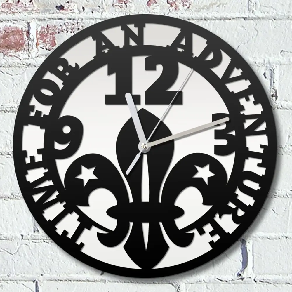 Фото Настенные часы круглые 31 см Бруталити города путешествия - 275 цвет черный