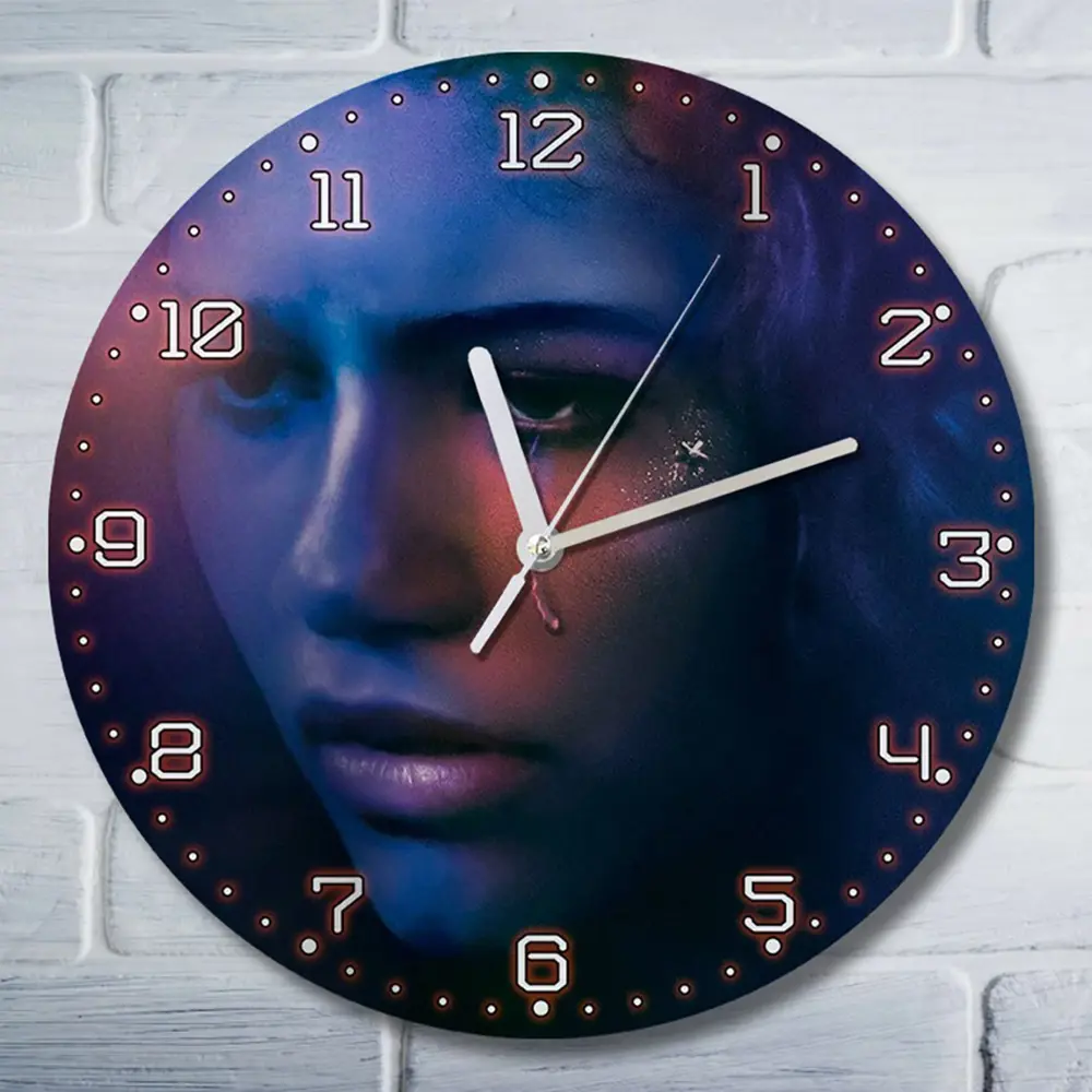 Фото Настенные часы круглые 27 см Бруталити сериалы Euphoria - 3920 цвет черный