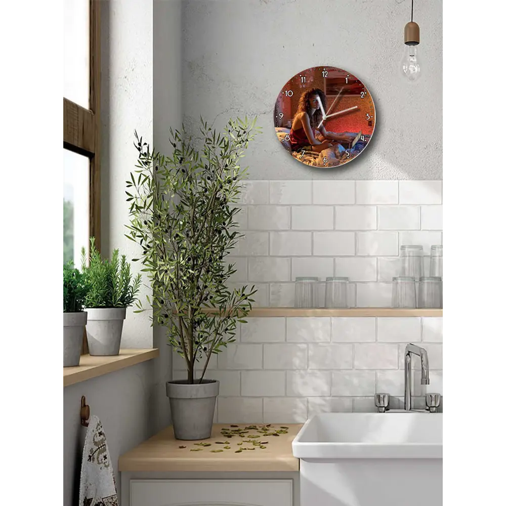 Фото 5 Настенные часы круглые 27 см Бруталити сериалы Euphoria - 3926 цвет черный