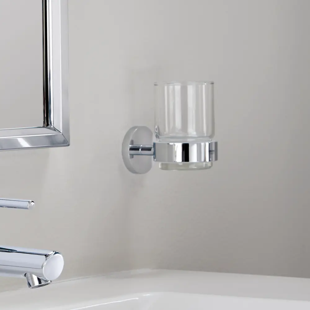 Фото 7 Стакан подвесной для зубных щёток Grohe Essential 40447001 Фото 7 Стакан подвесной для зубных щёток Grohe Essential 40447001