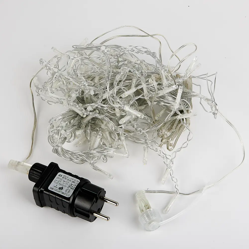 Фото 3 Электрогирлянда наружная Uniel Бахрома 6 м 80 ламп белый цвет света 1 режим Фото 3 Электрогирлянда наружная Uniel Бахрома 6 м 80 ламп белый цвет света 1 режим