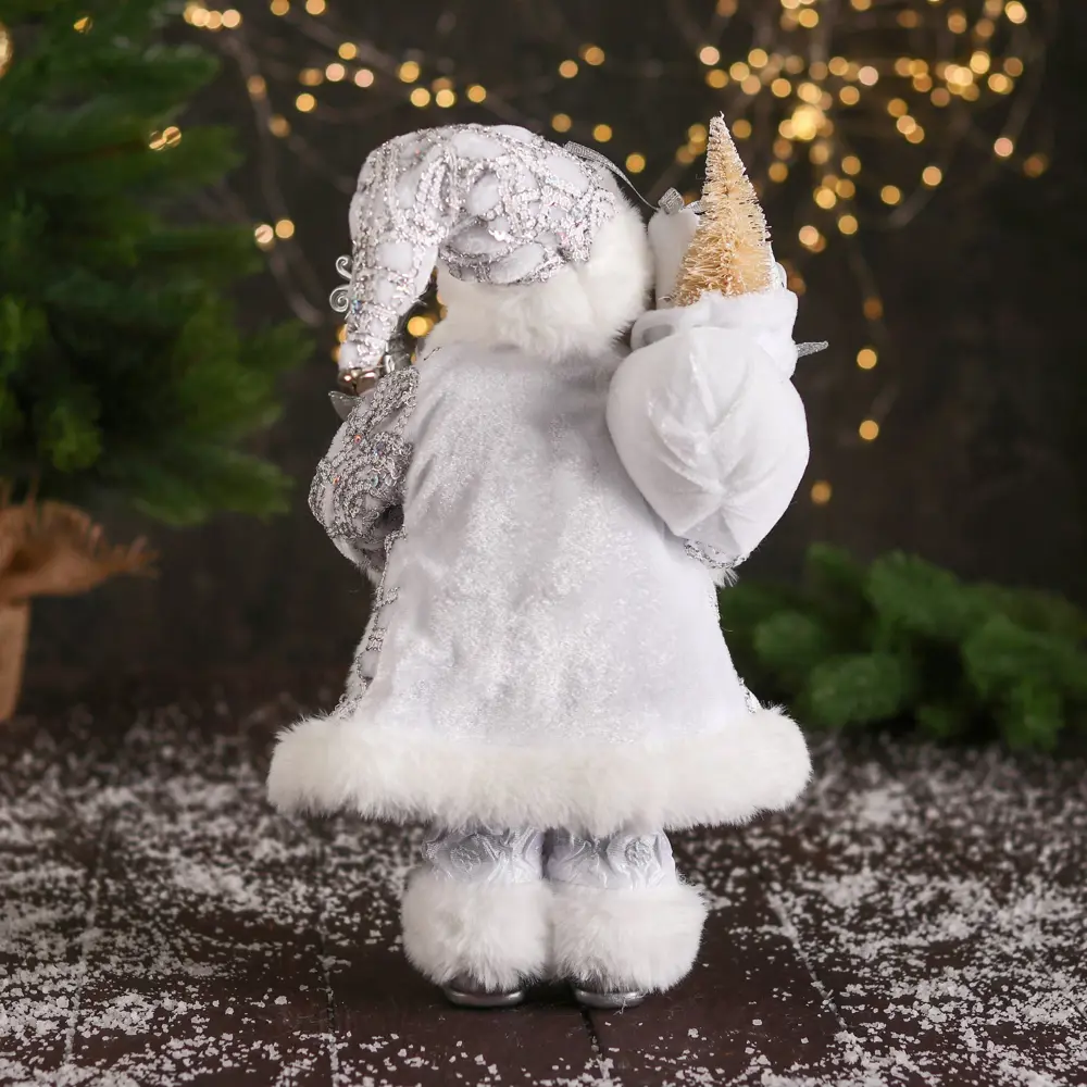 Фото 3 Декоративная фигура Зимнее волшебство Дед Мороз С цветочком на посохе 30 см бело-серебристый