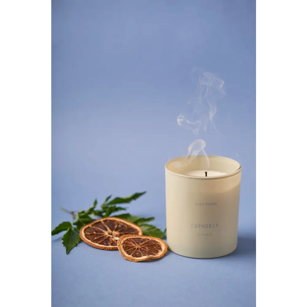 Фото 4 Ароматическая свеча интерьерная Aura home Euphoria, лаванда, лимон, жасмин, кедр, ирис, пачули, солодка, мускус, 1 шт Фото 4 Ароматическая свеча интерьерная Aura home Euphoria, лаванда, лимон, жасмин, кедр, ирис, пачули, солодка, мускус, 1 шт