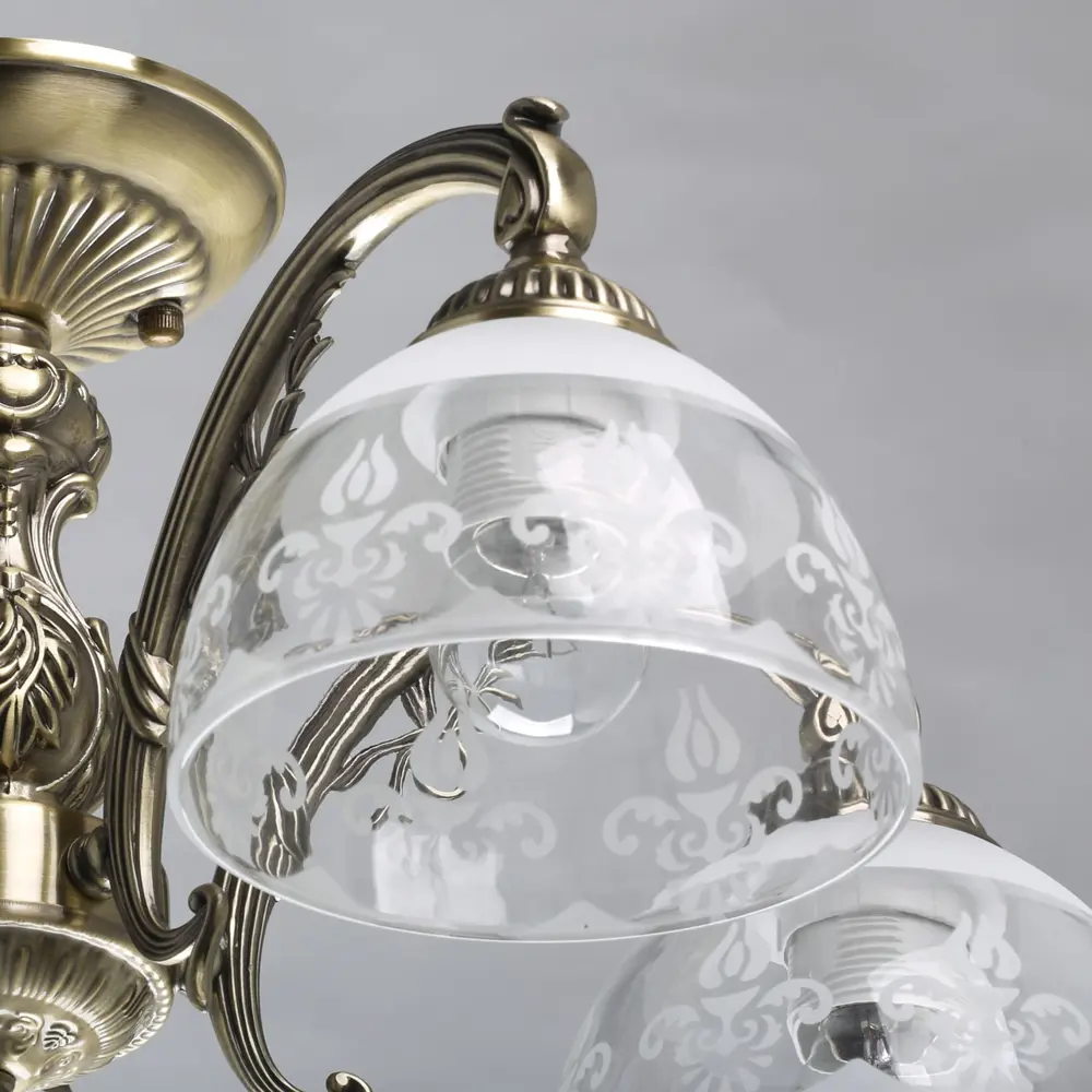 Фото 3 Светильник потолочный MW 481015008 Аманда 8 ламп 16 м² цвет латунь Фото 3 Светильник потолочный MW 481015008 Аманда 8 ламп 16 м² цвет латунь