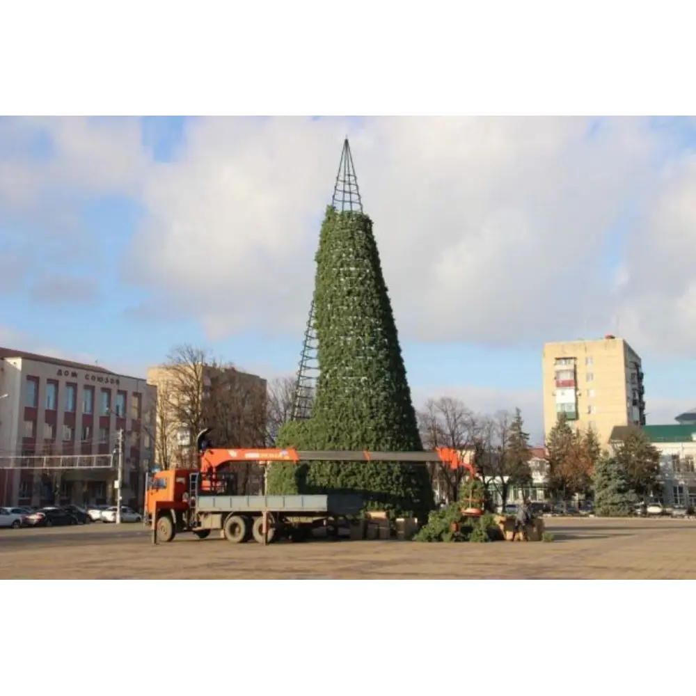 Фото 3 Ель новогодняя искусственная Crystal trees КСП7 Уральская уличная 700 см Фото 3 Ель новогодняя искусственная Crystal trees КСП7 Уральская уличная 700 см