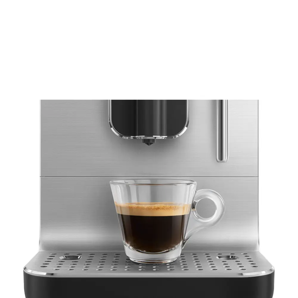 Фото 8 Автоматическая кофемашина Smeg BCC12BLMEU 18x43.3x33.6 см цвет черный матовый Фото 8 Автоматическая кофемашина Smeg BCC12BLMEU 18x43.3x33.6 см цвет черный матовый