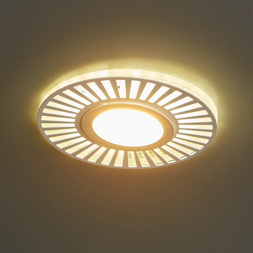Фото 2 Светильник точечный встраиваемый круглый Gauss Backlight BL136 с LED-подсветкой под отверстие 65 мм, 1.5 м², цвет белый Фото 2 Светильник точечный встраиваемый круглый Gauss Backlight BL136 с LED-подсветкой под отверстие 65 мм, 1.5 м², цвет белый