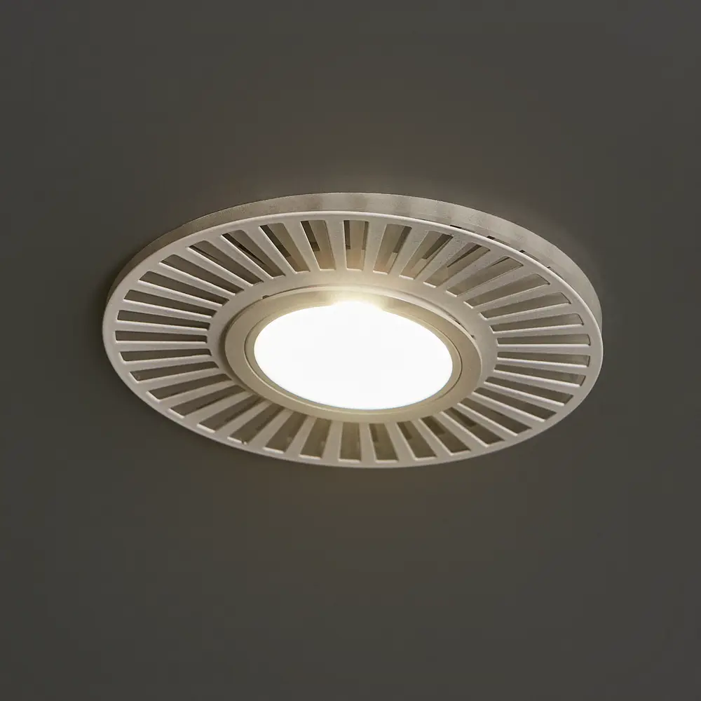 Фото 5 Светильник точечный встраиваемый круглый Gauss Backlight BL136 с LED-подсветкой под отверстие 65 мм, 1.5 м², цвет белый Фото 5 Светильник точечный встраиваемый круглый Gauss Backlight BL136 с LED-подсветкой под отверстие 65 мм, 1.5 м², цвет белый