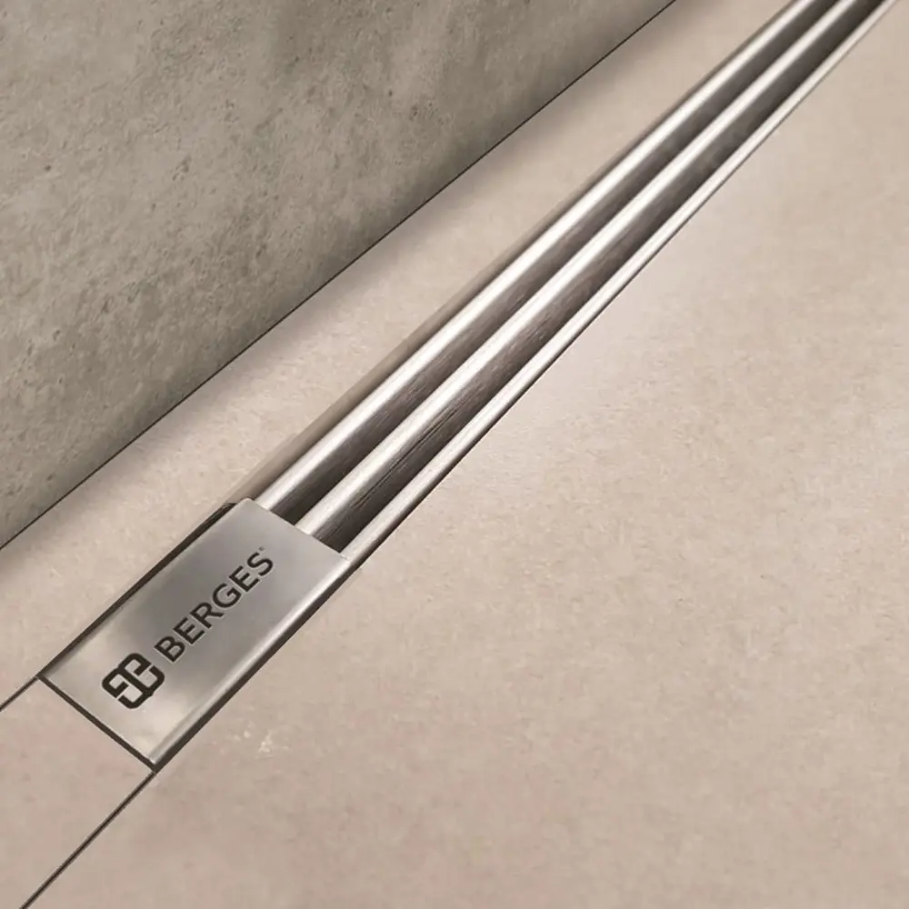 Фото 2 Желоб Berges Super Slim 1000, хром глянец, S-сифон D50/105 H50 вертикальный Фото 2 Желоб Berges Super Slim 1000, хром глянец, S-сифон D50/105 H50 вертикальный