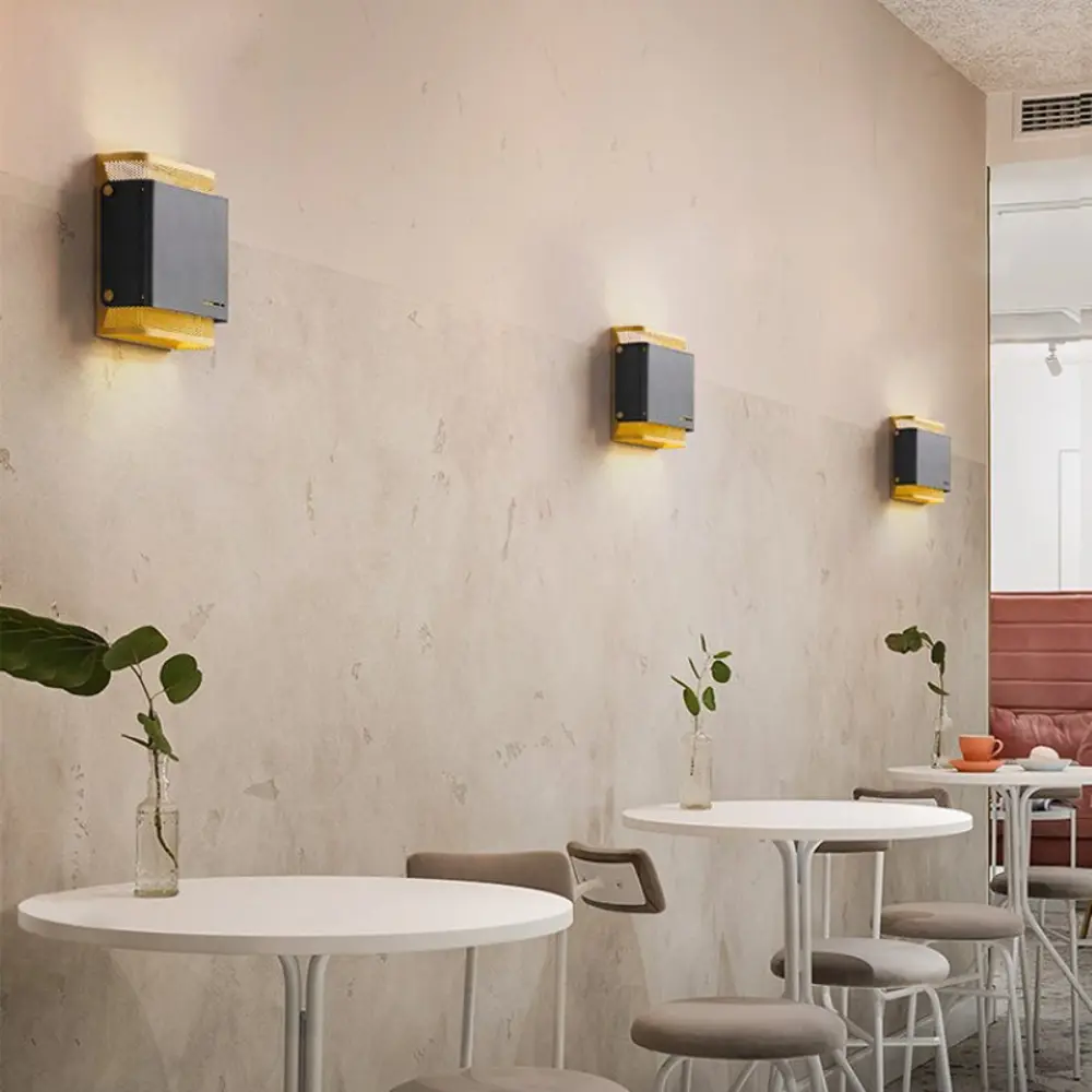 Фото 2 Настенный светильник Imperiumloft Casing wall 140597-26 цвет латунь Фото 2 Настенный светильник Imperiumloft Casing wall 140597-26 цвет латунь