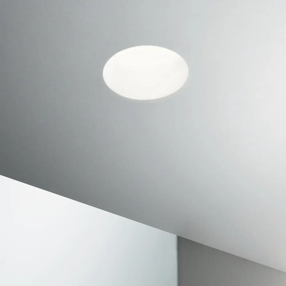 Фото 3 Светильник точечный встраиваемый Ideal Lux Samba 150130 под отверстие 130 мм 3 м² цвет белый Фото 3 Светильник точечный встраиваемый Ideal Lux Samba 150130 под отверстие 130 мм 3 м² цвет белый
