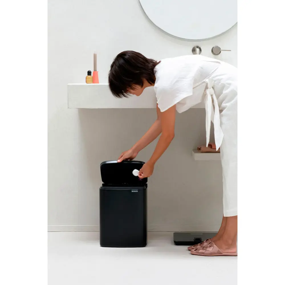Фото 5 Мусорный бак Brabantia 230363 12 л цвет черный матовый Фото 5 Мусорный бак Brabantia 230363 12 л цвет черный матовый