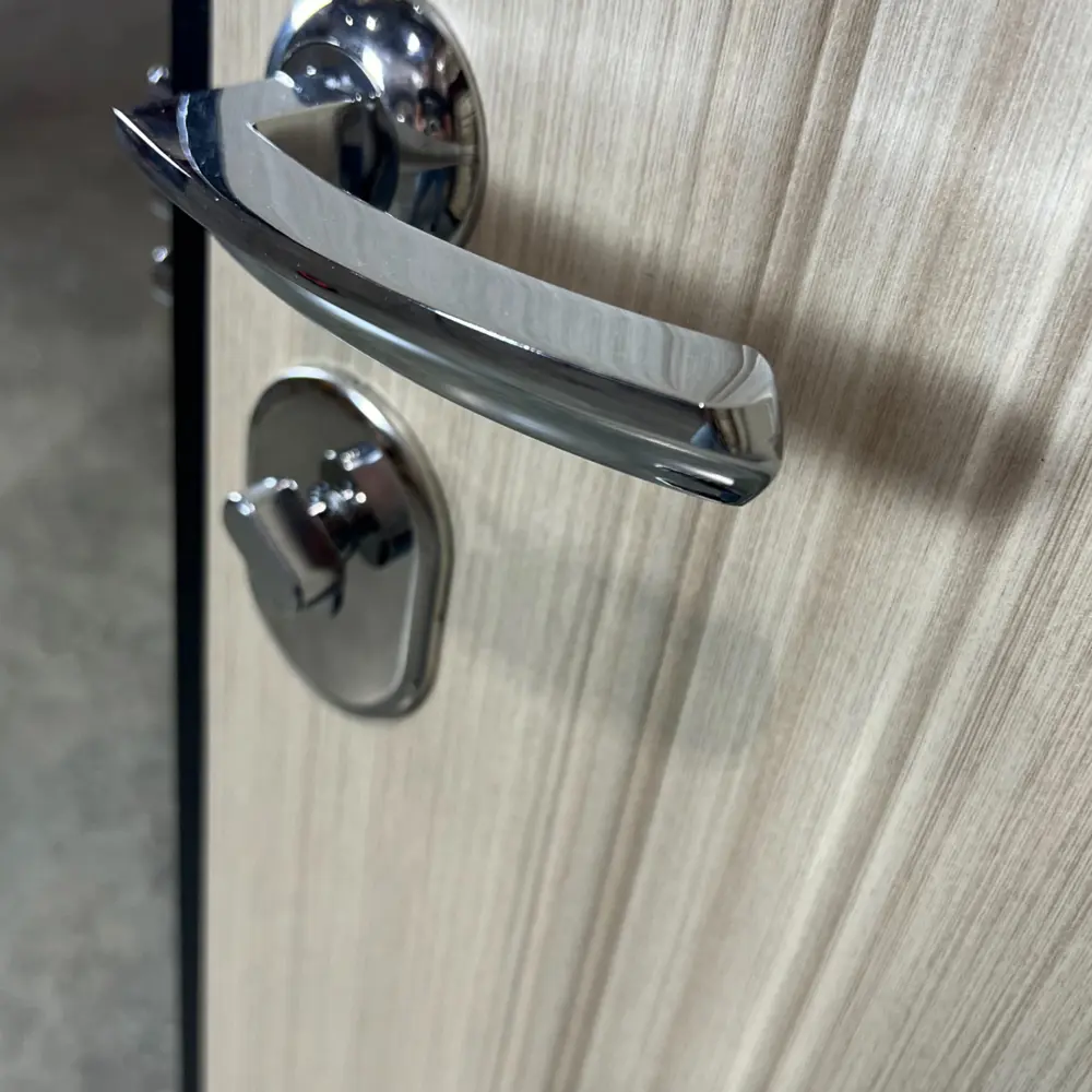 Фото 6 Входная дверь Diva Foreman Т левый 205x86см цвет антик медь/эмалит белый с зеркалом Фото 6 Входная дверь Diva Foreman Т левый 205x86см цвет антик медь/эмалит белый с зеркалом