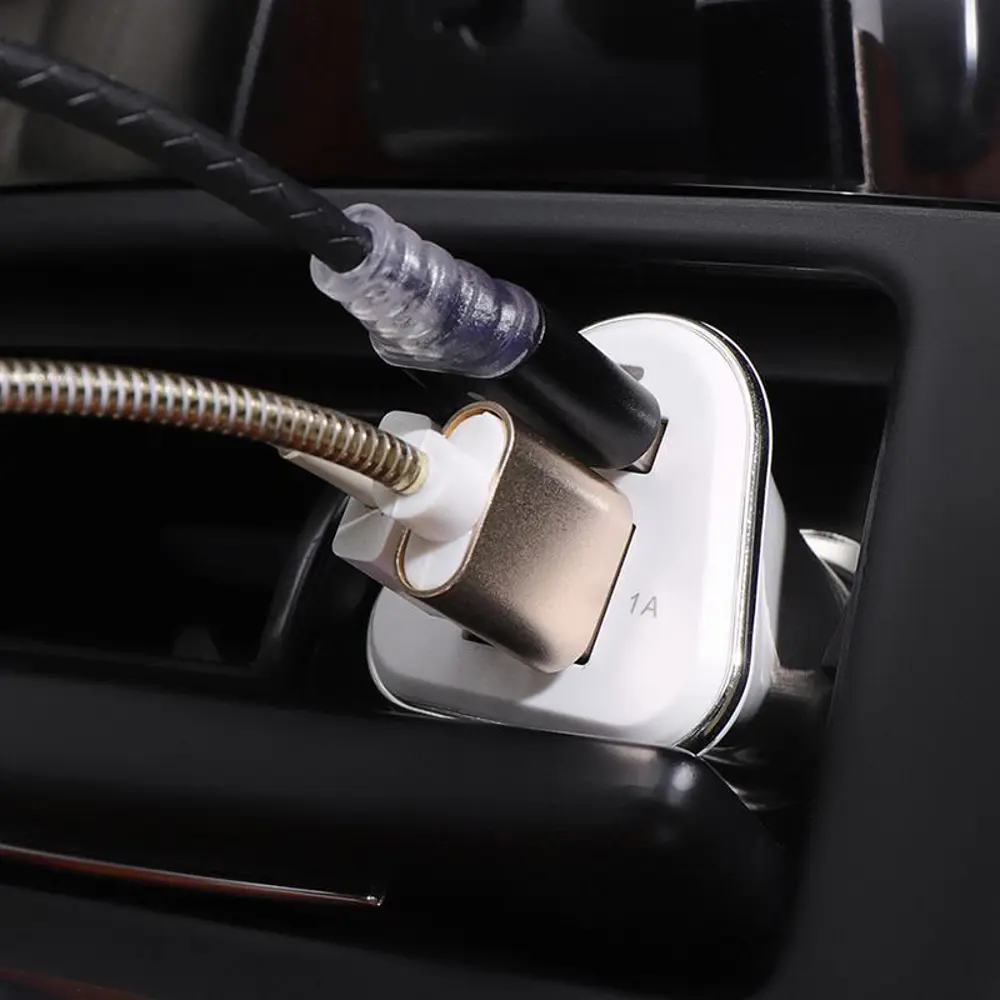 Фото 4 Автомобильное зарядное устройство Rexant USBx3 2x1000 mA 2100 mA белое Фото 4 Автомобильное зарядное устройство Rexant USBx3 2x1000 mA 2100 mA белое