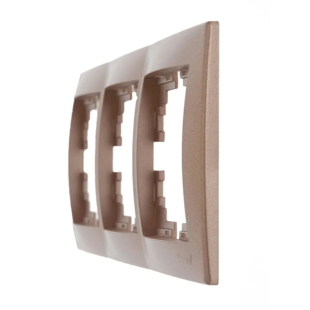 Фото 2 Рамка для розеток и выключателей Lezard Mira 3 поста горизонтальная цвет светло-коричневый Фото 2 Рамка для розеток и выключателей Lezard Mira 3 поста горизонтальная цвет светло-коричневый