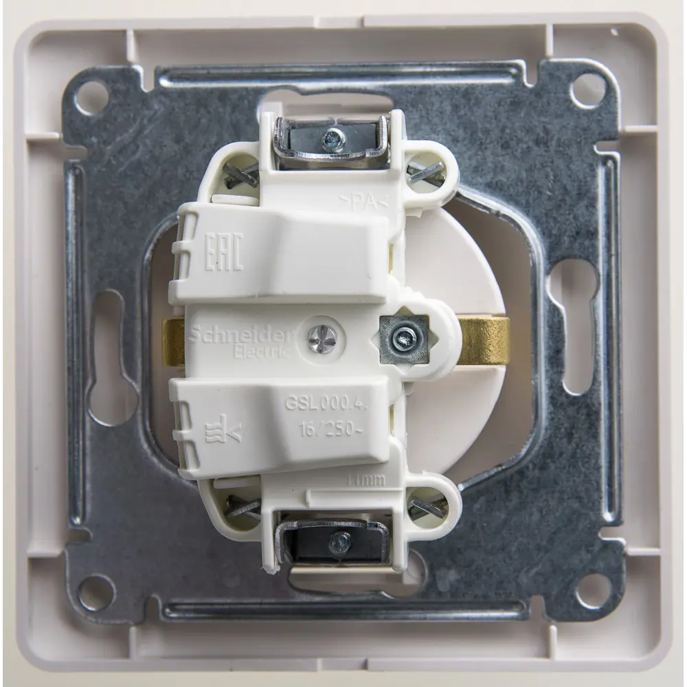 Фото 2 Розетка встраиваемая Systeme electric Glossa GSL000642 с заземлением цвет перламутровый 2 шт. Фото 2 Розетка встраиваемая Systeme electric Glossa GSL000642 с заземлением цвет перламутровый 2 шт.