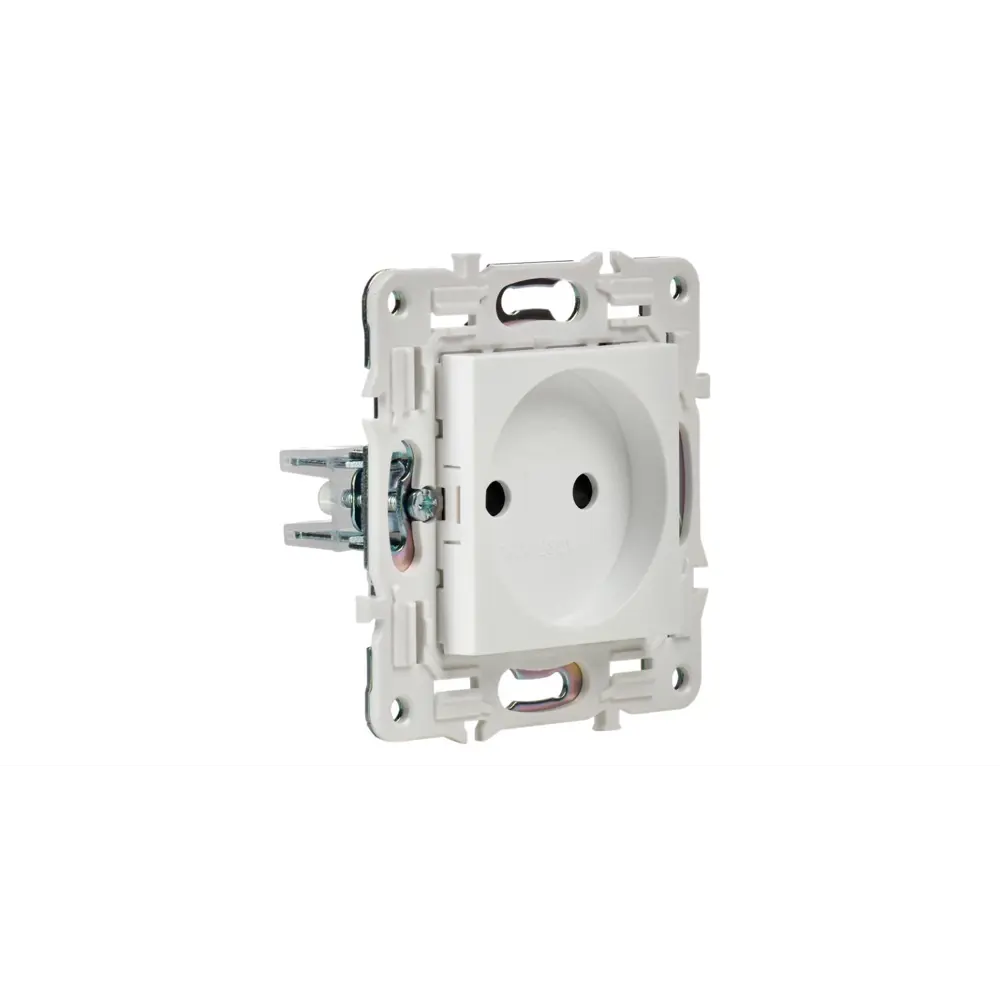 Фото 4 Розетка встраиваемая Iek Skandy SK-R10-10-K01 цвет арктический белый Фото 4 Розетка встраиваемая Iek Skandy SK-R10-10-K01 цвет арктический белый