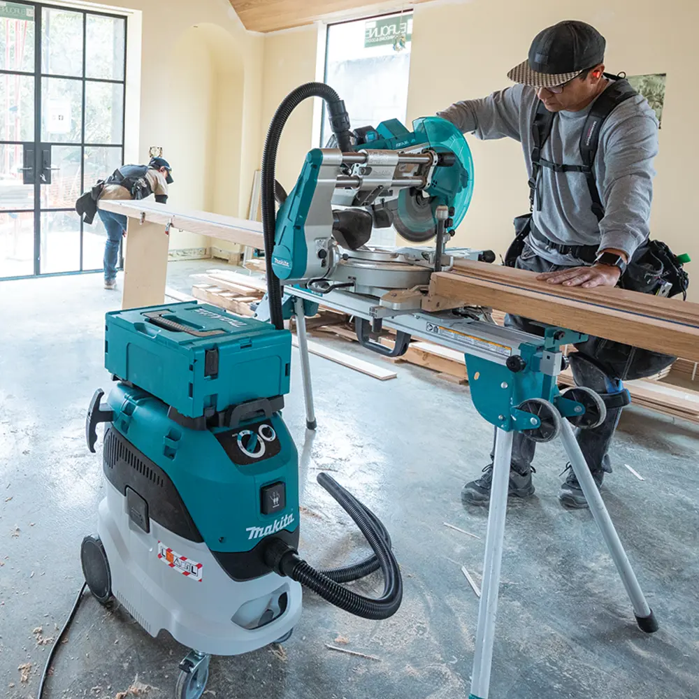 Фото 6 Строительный пылесос Makita VC4210L Фото 6 Строительный пылесос Makita VC4210L