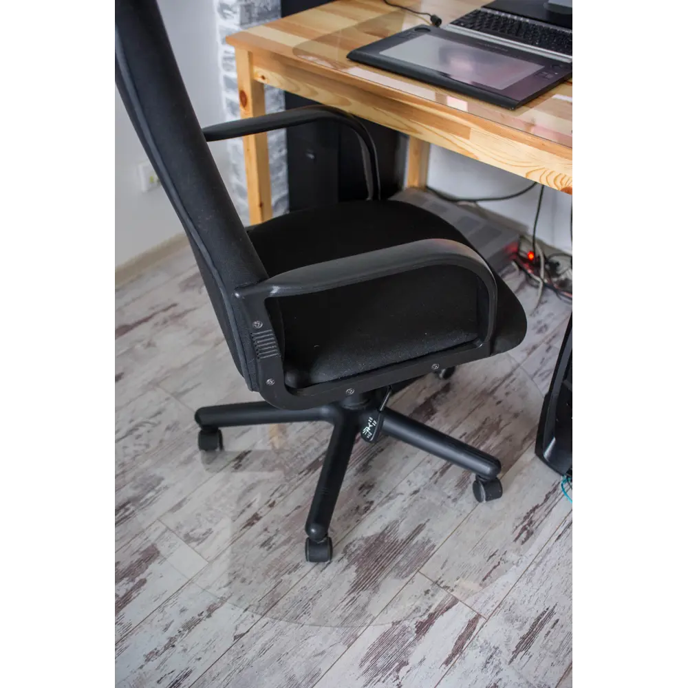 Фото 2 Защитный напольный коврик под кресло BSL-office круглый D100 100x100 см поликарбонат Фото 2 Защитный напольный коврик под кресло BSL-office круглый D100 100x100 см поликарбонат