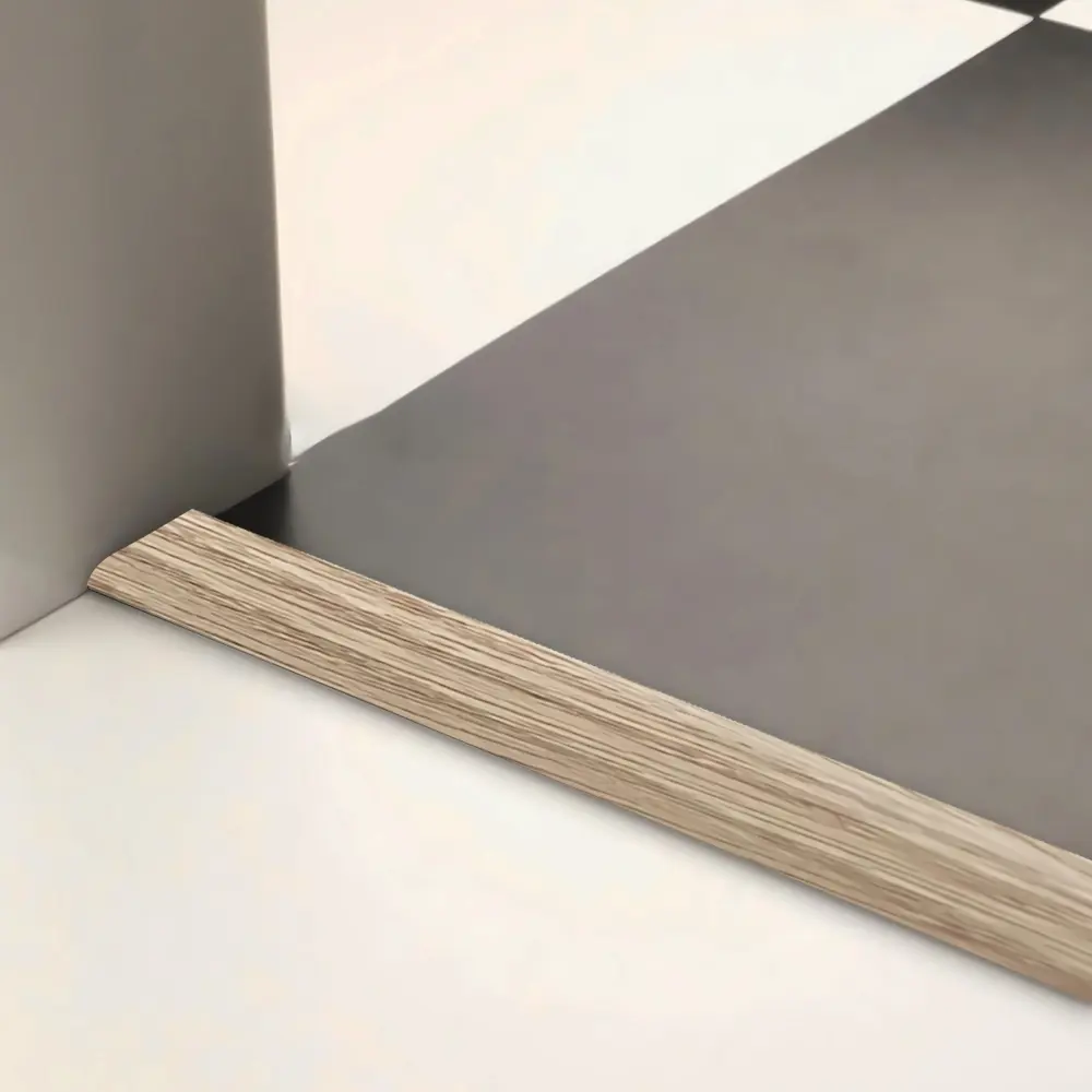 Фото 3 Порог самоклеящийся для напольного покрытия ПВХ 900x36 мм Дуб Сафари Фото 3 Порог самоклеящийся для напольного покрытия ПВХ 900x36 мм Дуб Сафари